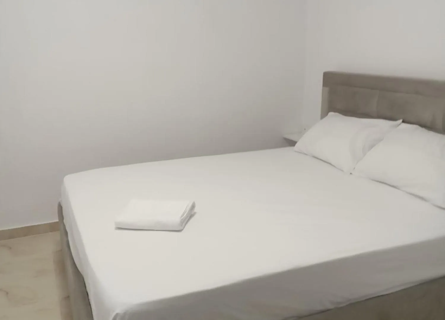 Vjollca'S Home Sarande